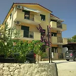 Mia Trogir