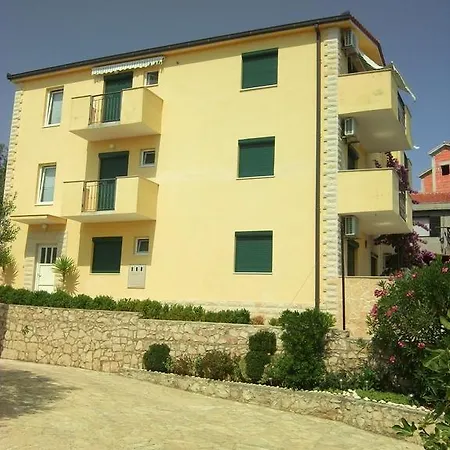 Apartman Mia *