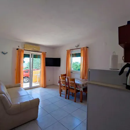 Mia Apartman